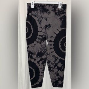 PINK Victoria’s Secret Active Black and Gray Tie-Dye 7/8 Leggings Size XL